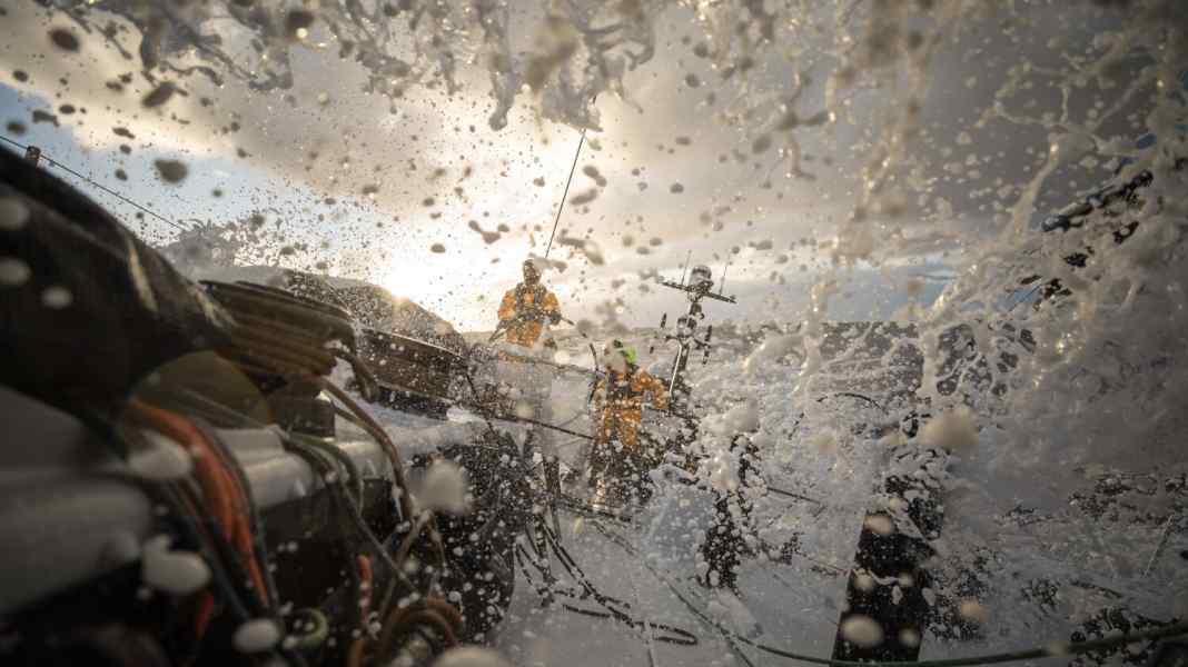Volvo Ocean Race: Shortly before Cape Horn: The teams fight and mourn