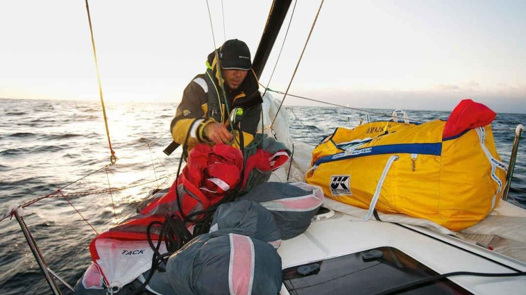Seemannschaft: Spinnaker oder Gennaker: Raumwindsegel richtig packen