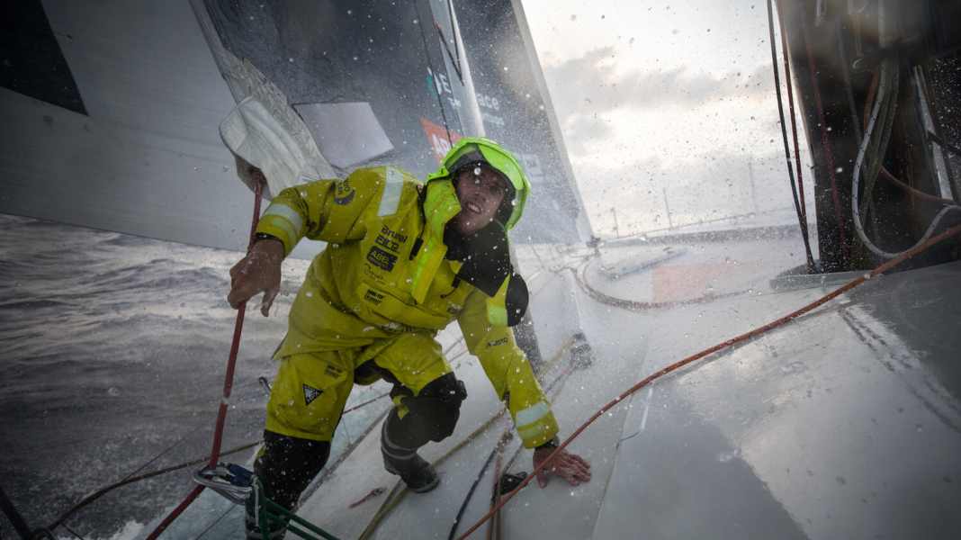 Volvo Ocean Race : les leaders sous pression, mais Brunel défend sa position de leader