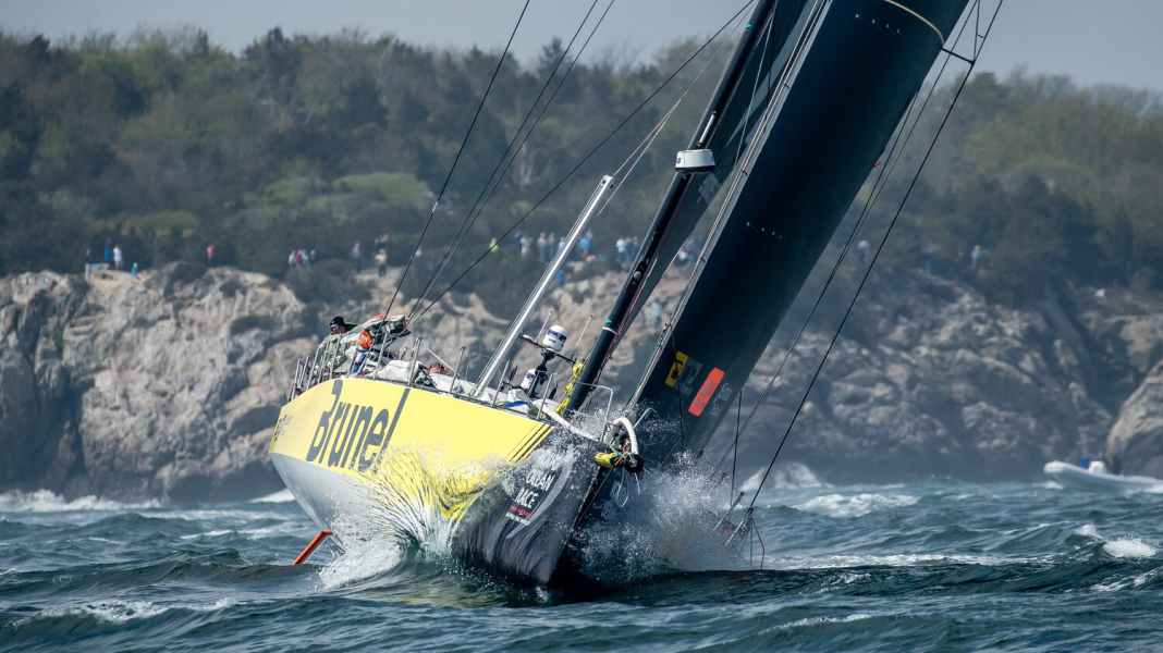 Volvo Ocean Race: Flying Dutchmen: Team Brunel with a lightning start in leg 9