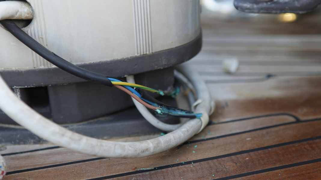 Elektrik: In leitender Funktion: Kabel auf der Yacht