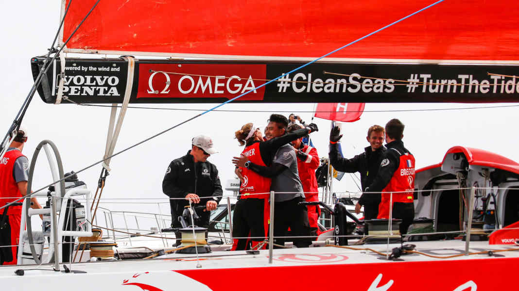 Volvo Ocean Race: Dongfeng domina la gara portuale a Cardiff