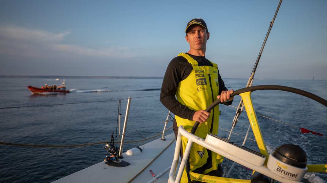 Volvo Ocean Race: Team Brunel wrestles with the red boats