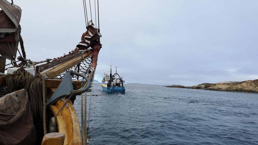 Extreme cruise: Once again, damage forces the "Dagmar Aaen" to stop