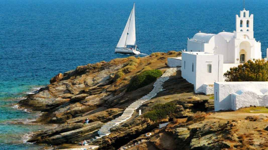 Area info: Yacht charter Greece: the Cyclades