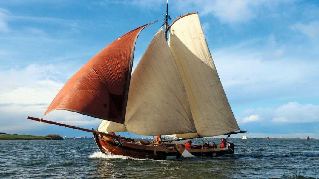 La barca speciale: barca a fondo piatto: da barca da lavoro a imbarcazione da diporto