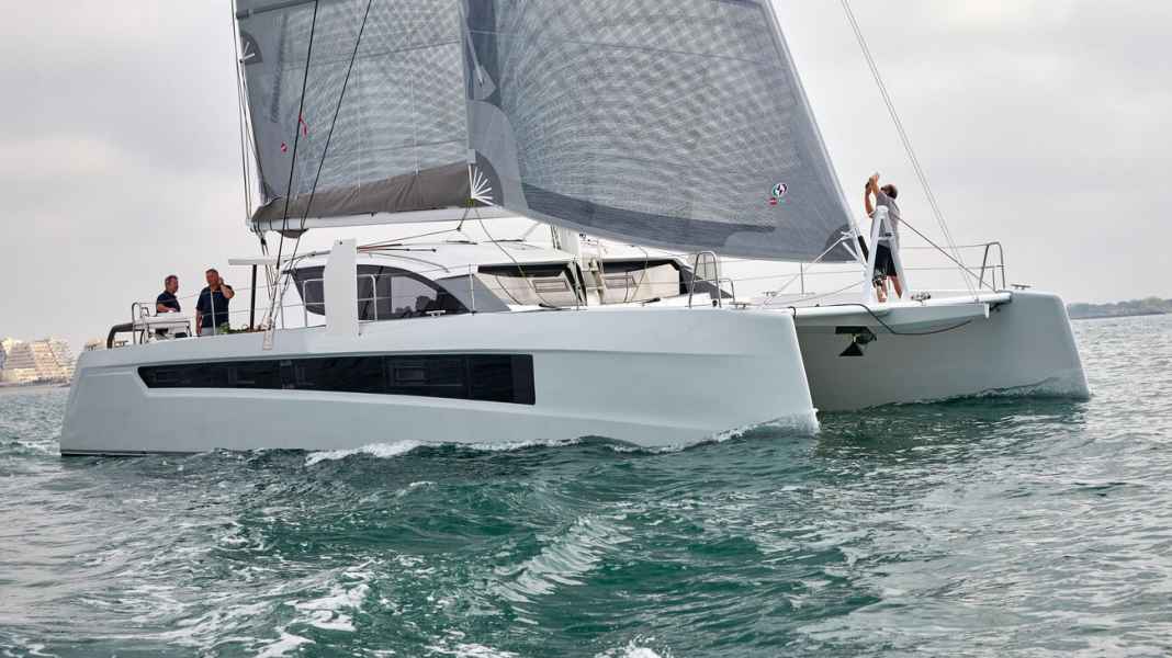 Test YACHT : Une symbiose excitante : le catamaran de croisière Slyder 49