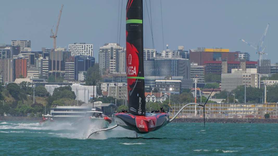 America's Cup: nella disputa sui limiti di vento: i giganti della Coppa in rotta di collisione
