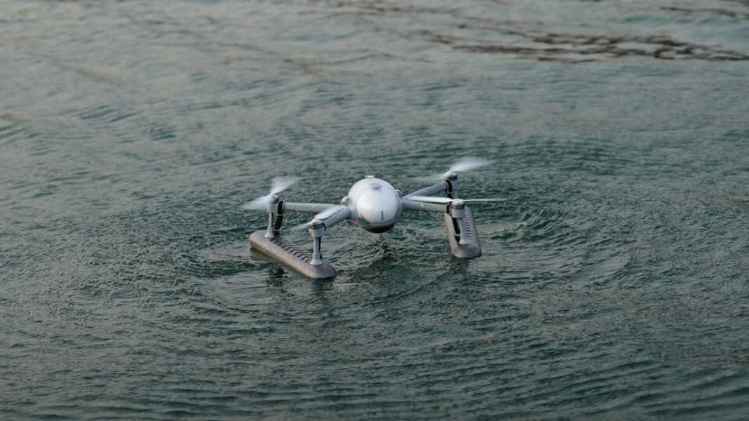 Giocattolo a bordo: Poweregg X: drone con fotocamera che vola con vento e tempo atmosferico