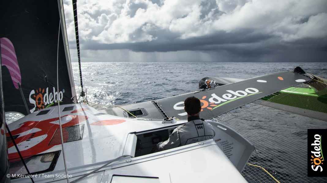 Trophée Jules Verne : Sodebo en pleine frénésie de vitesse : 870 miles en 24 heures !