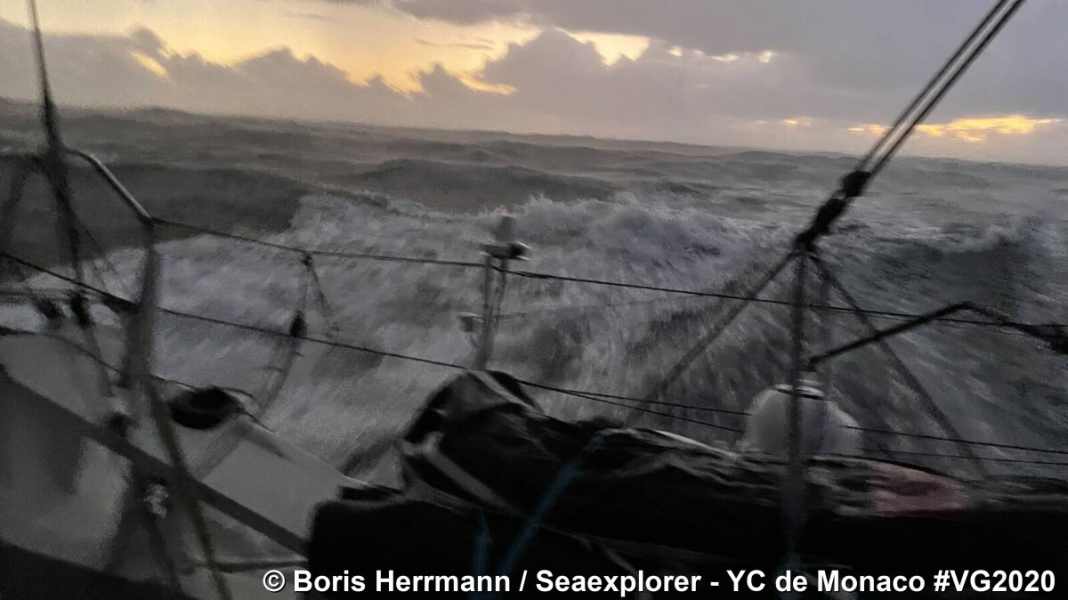 Regata: Vendée Globe: la flotta sfida la tempesta