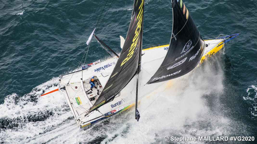 Vendée Globe: Vendée Globe: Louis Burton in attack mode