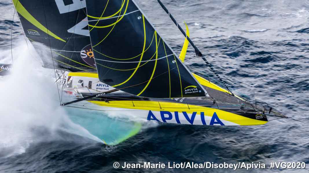 Sport: Vendée Globe: "Apivia" mit Foilschaden