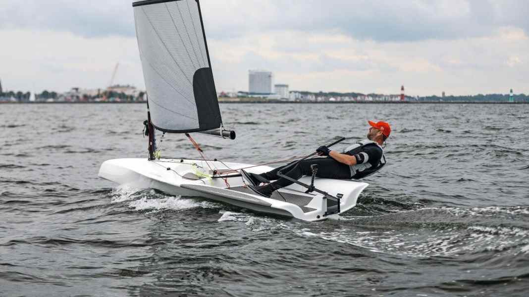 YACHT-Test: Lowrider L12: neue Einhandjolle – Konkurrenz für den Laser?