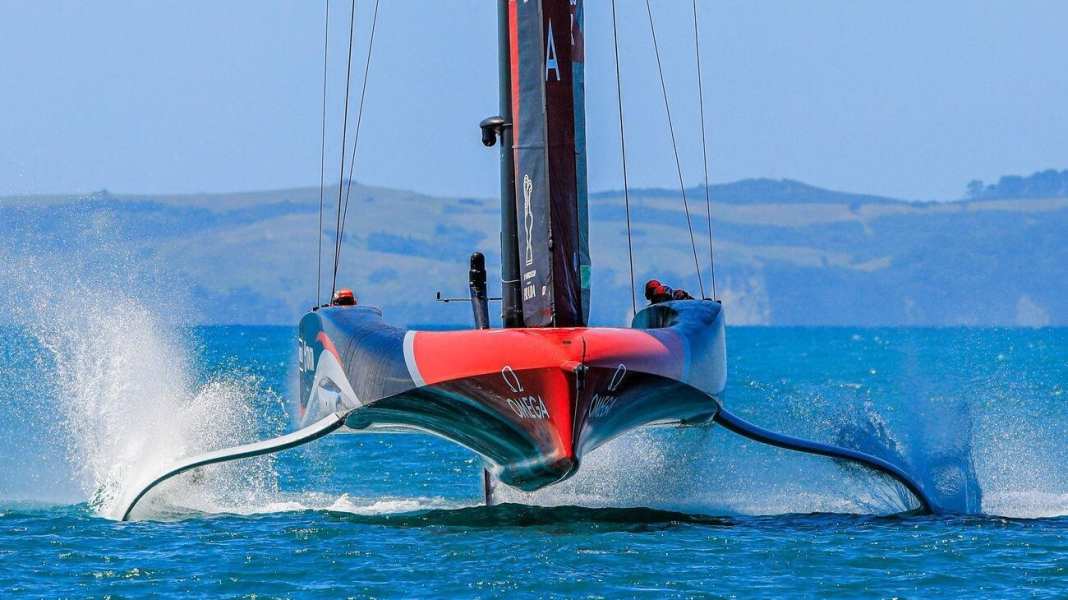 Christmas Race : America's Cup : les foilers de Kraken volent - Spectacle en direct