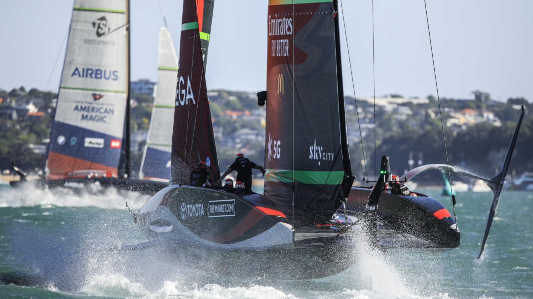 Christmas Race : America's Cup : les premières courses - qui est le dominateur ?