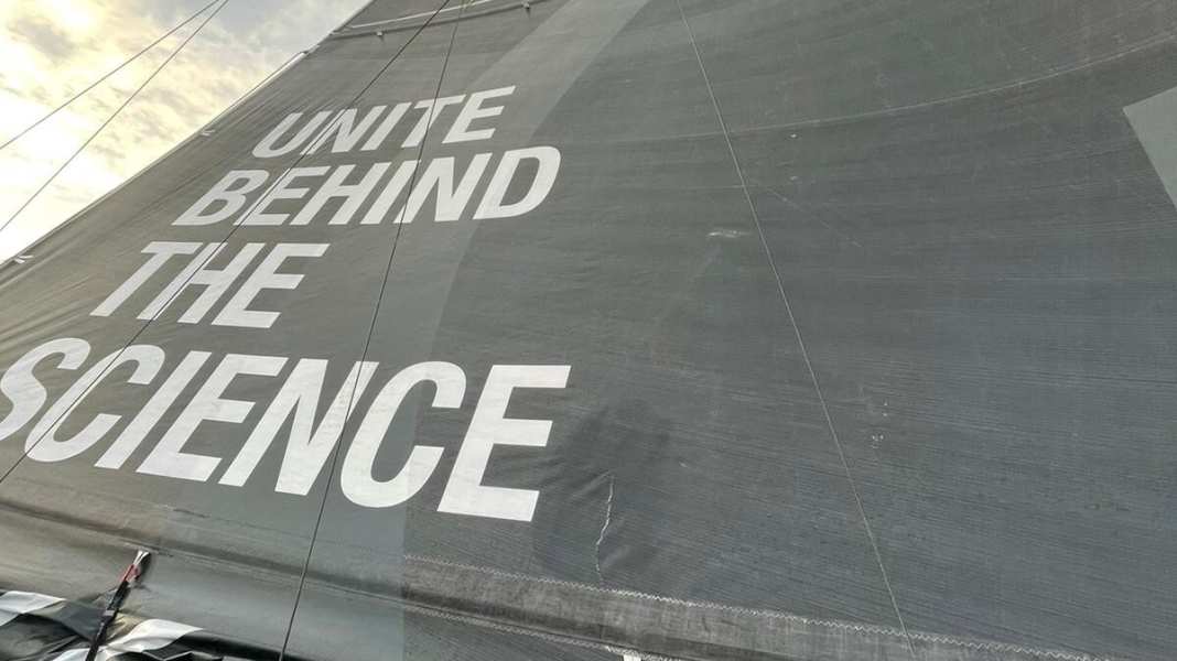 Regatta: Vendée Globe: Boris Herrmann repairs tear in mainsail