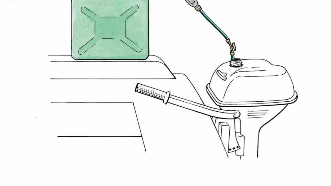 Le conseil du lecteur de la semaine : Faire le plein du moteur hors-bord sans le tacher