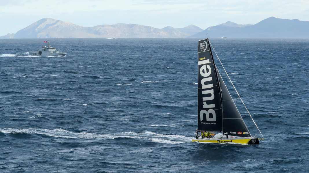 Volvo Ocean Race : le point de bonus appartient à Brunel, les pensées à John Fisher