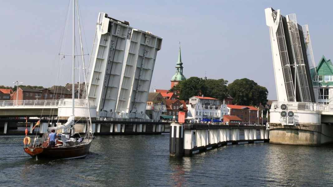 Schlei: Schleibrücke Kappeln mit neuen Sperrzeiten