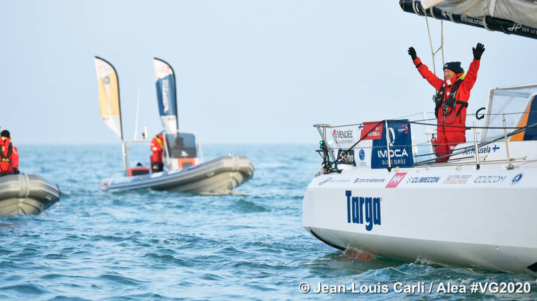 Régate : Le dernier héros du Vendée Globe : Ari Huusela sur "Sisu" à l'arrivée