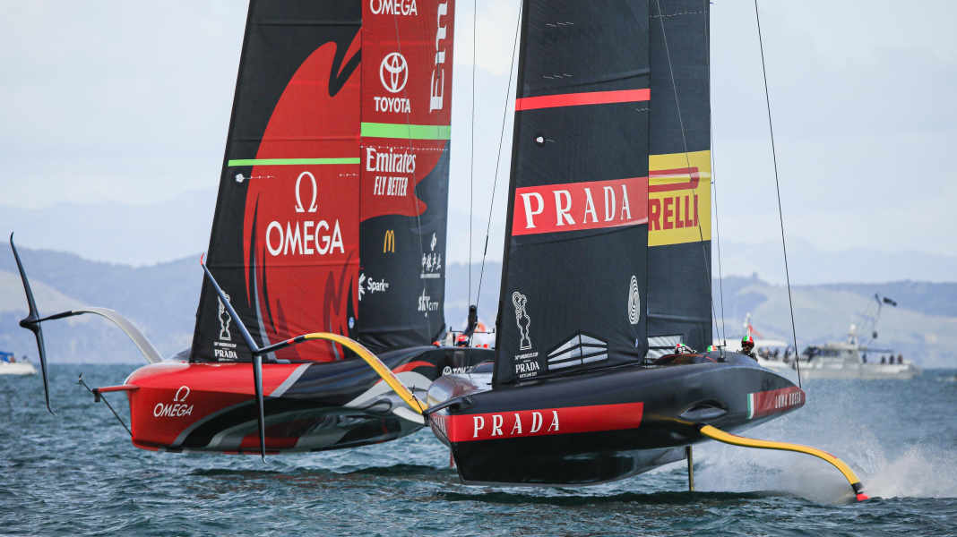 Regatta: America's Cup: a completely crazy day of racing