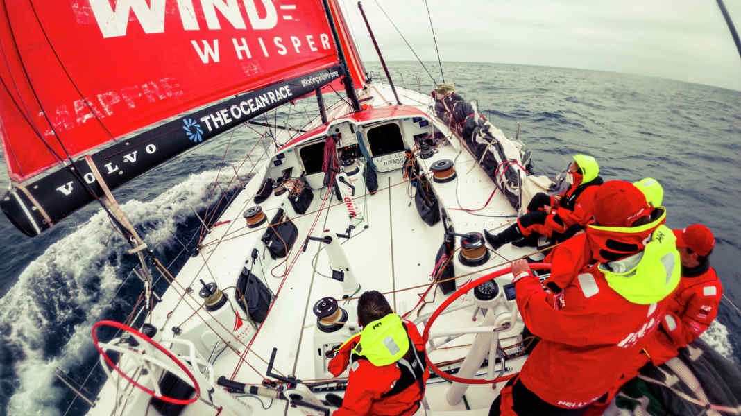Die erste Entscheidung im Ocean Race Europe steht an: Die Favoriten sind vorn, das Offshore Team Germany kämpft