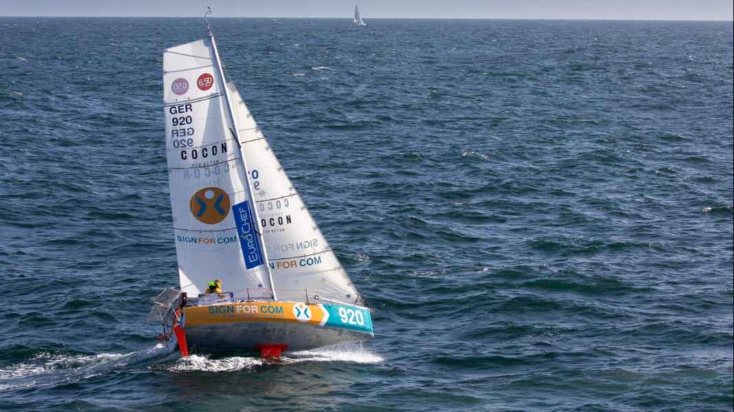 Mini-Transat: Zeitgutschrift für 80 Starter, Melwin Fink führt weiter