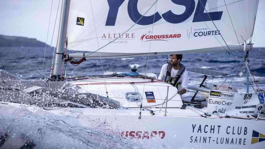 Vor dem Schlussdrittel der 2. Etappe im Mini-Transat 2021: Fink und Burke kämpfen, Kargl investiert weiter