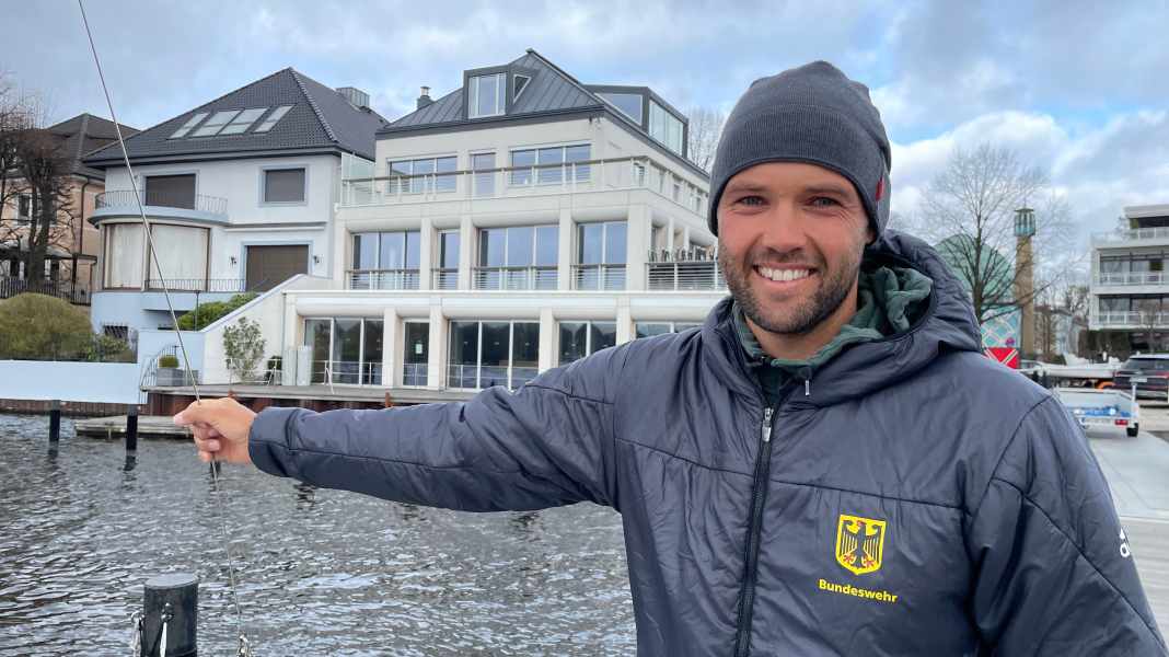 Laser world champion Philipp Buhl continues his Olympic career: "Because I love sailing"