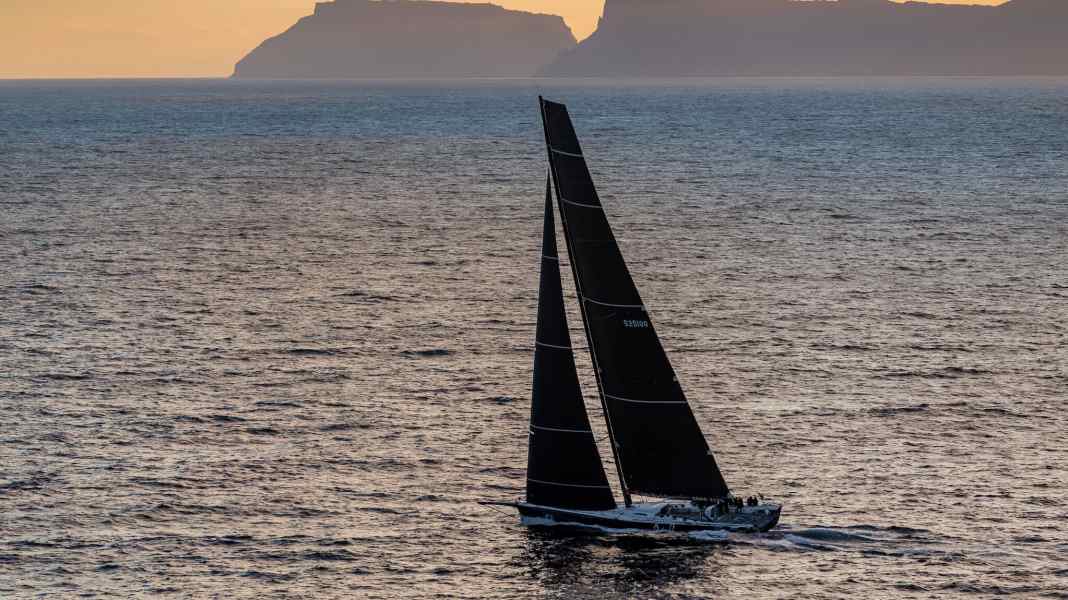 Top three battle in the Rolex Sydney Hobart Race decided: "Black Jack": played well and won the race