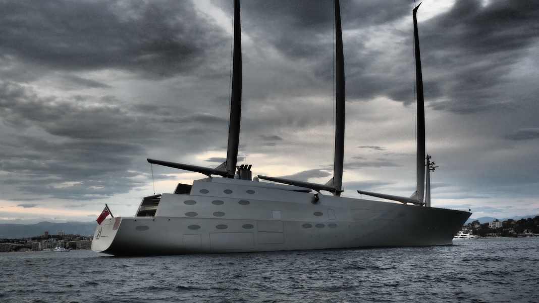 Superyachts: Guerra in Ucraina: Megayacht "A" sulla catena