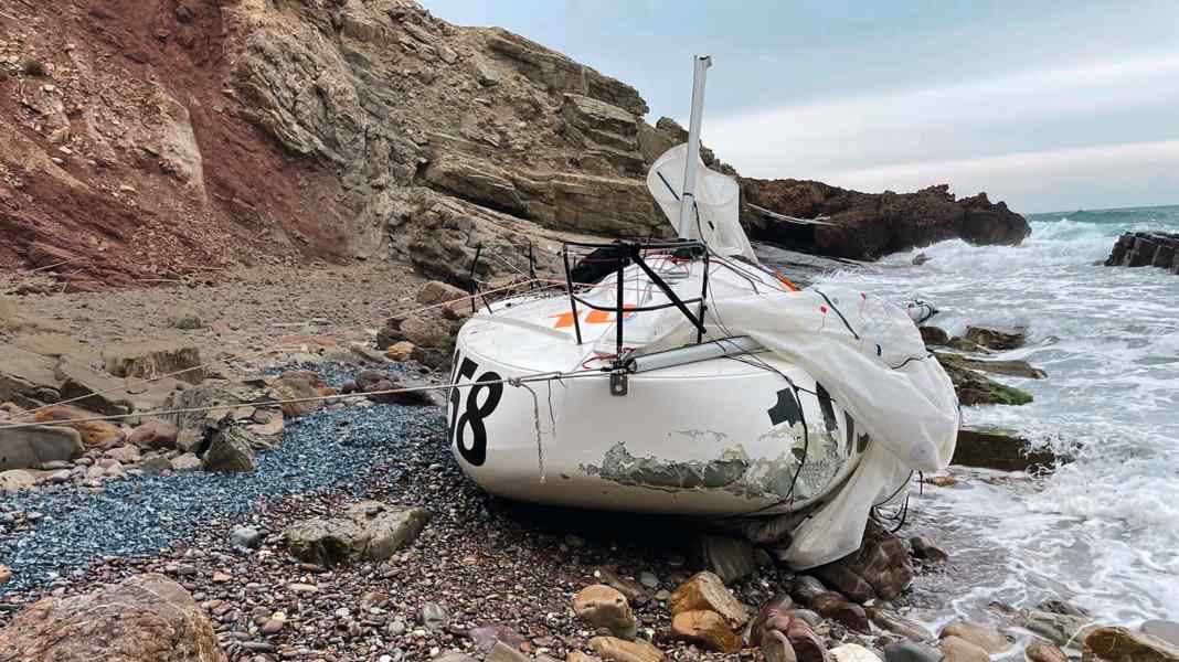 La nouvelle Mini de Melwin Fink : probablement une perte totale après le naufrage : "Les images du bateau étaient choquantes" !