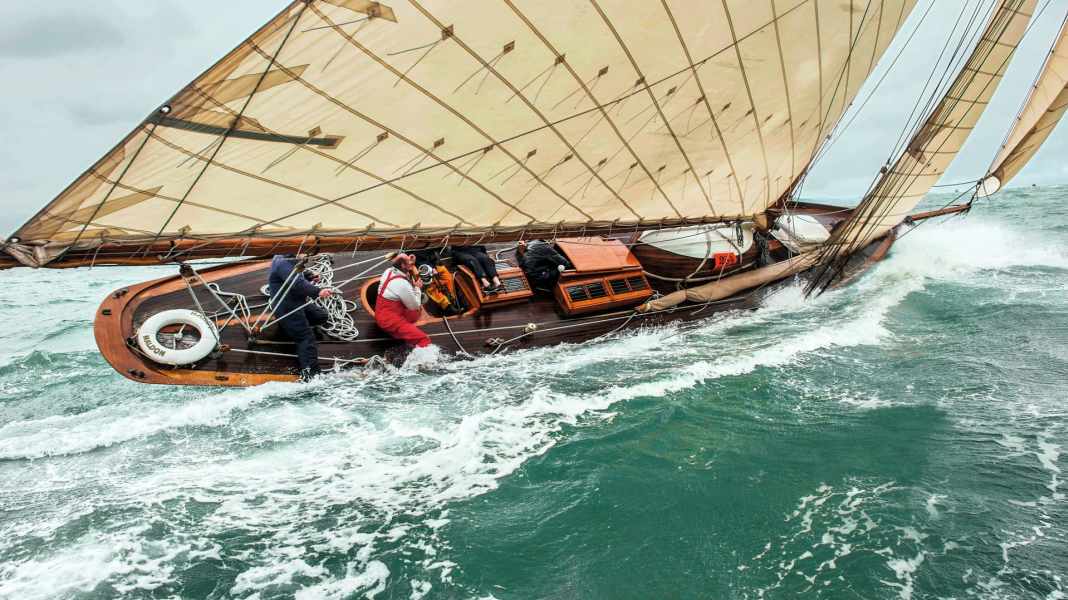 Portrait d'un yacht : le cotre à gaffes "Hardy