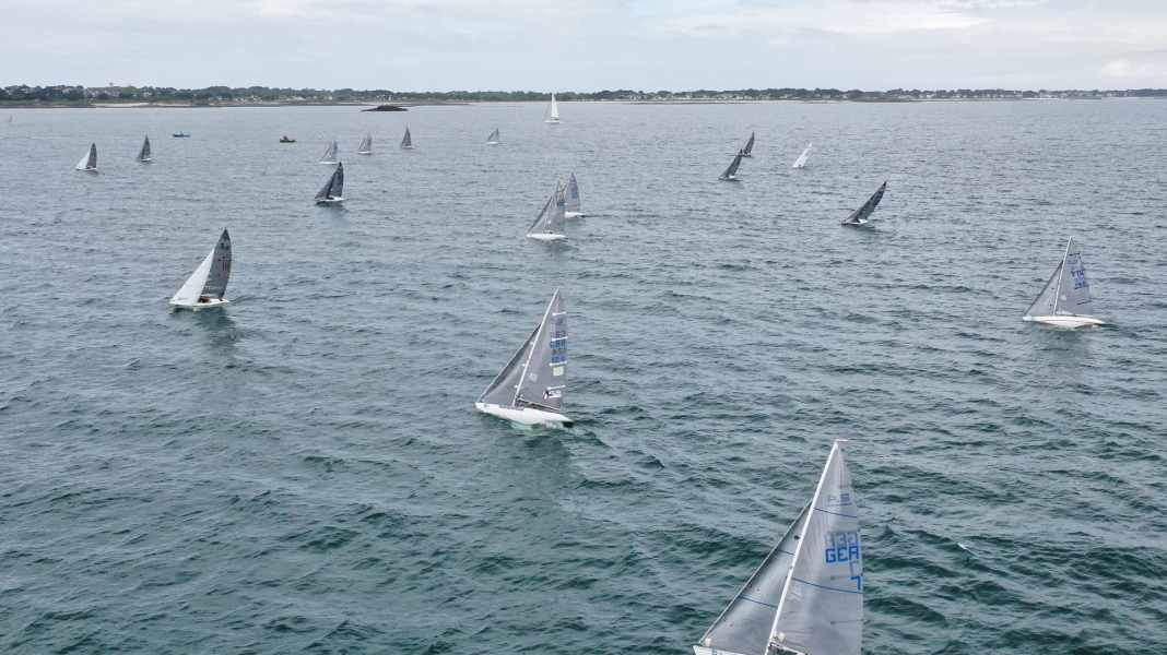 Championnat d'Europe 2.4 mR : Megan Pascoe s'impose devant Seguin et Kröger : Heiko Kröger : "Chauffer le frotteur de l'autre côté de l'étang".