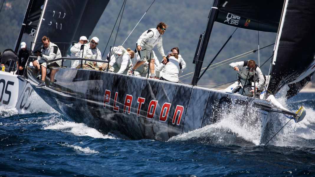 Saisonstart der 52 Super Series vor Baiona: "Quantum" siegt vor "Platoon" und Plattners "Phoenix"