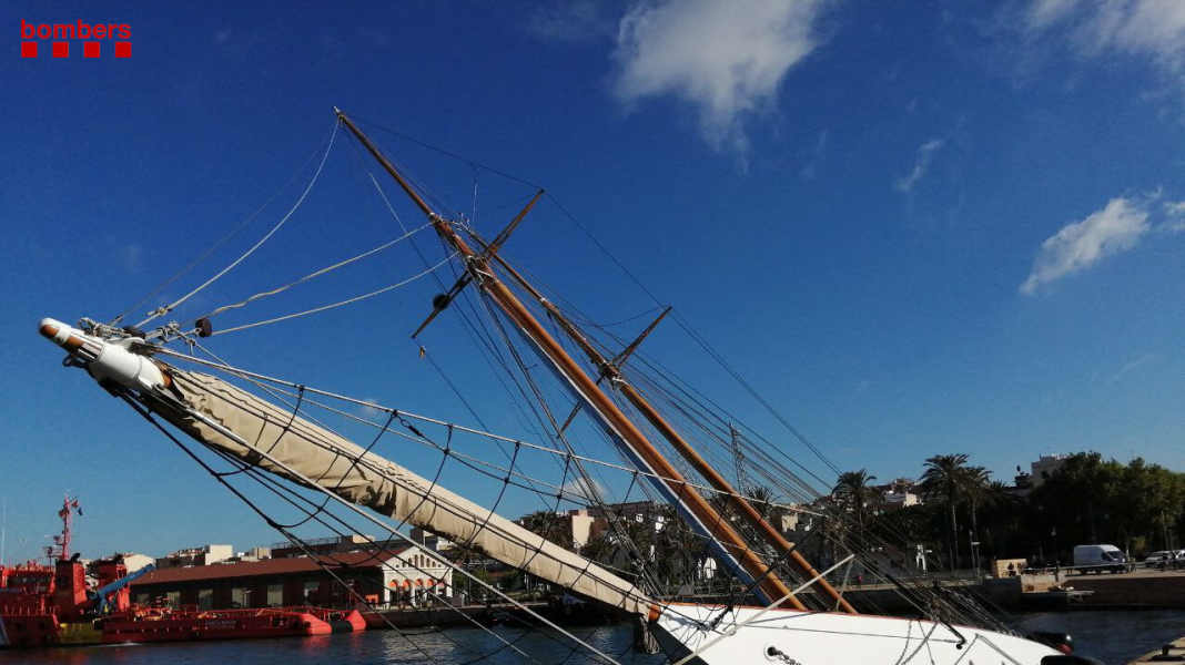La goélette "Eleonora" : éperonnée sur son lieu d'amarrage et coulée
