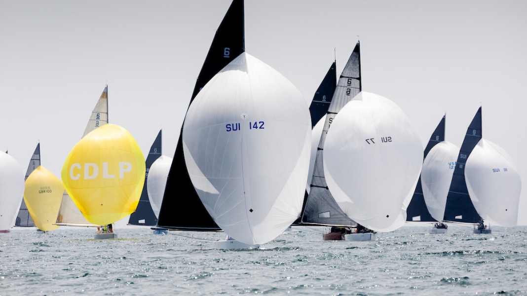 Campionato del mondo dei sei metri: "Momo" di Dieter Schön vince davanti a Sanxenxo: il nuovo sei ruote Judel/Vrolijk conquista il titolo di campione del mondo