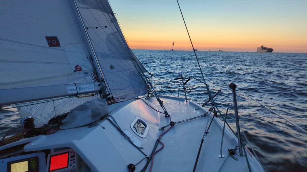 Mini-Transat qualification: Peter Sorowka started: One man, one boat, 1,000 nautical miles