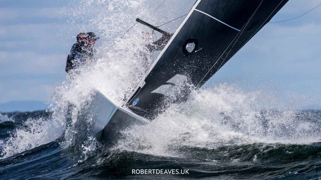 5.5-mR-Weltmeisterschaft: Britischer Doppel-Triumph