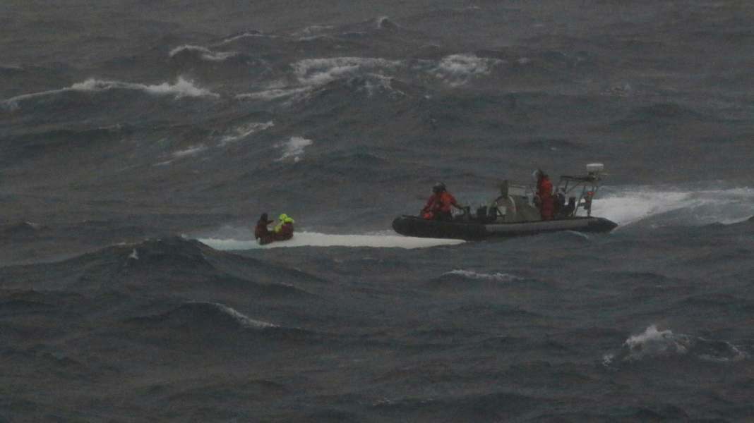 Accident: First hull of the new Farr X2 loses keel and capsizes
