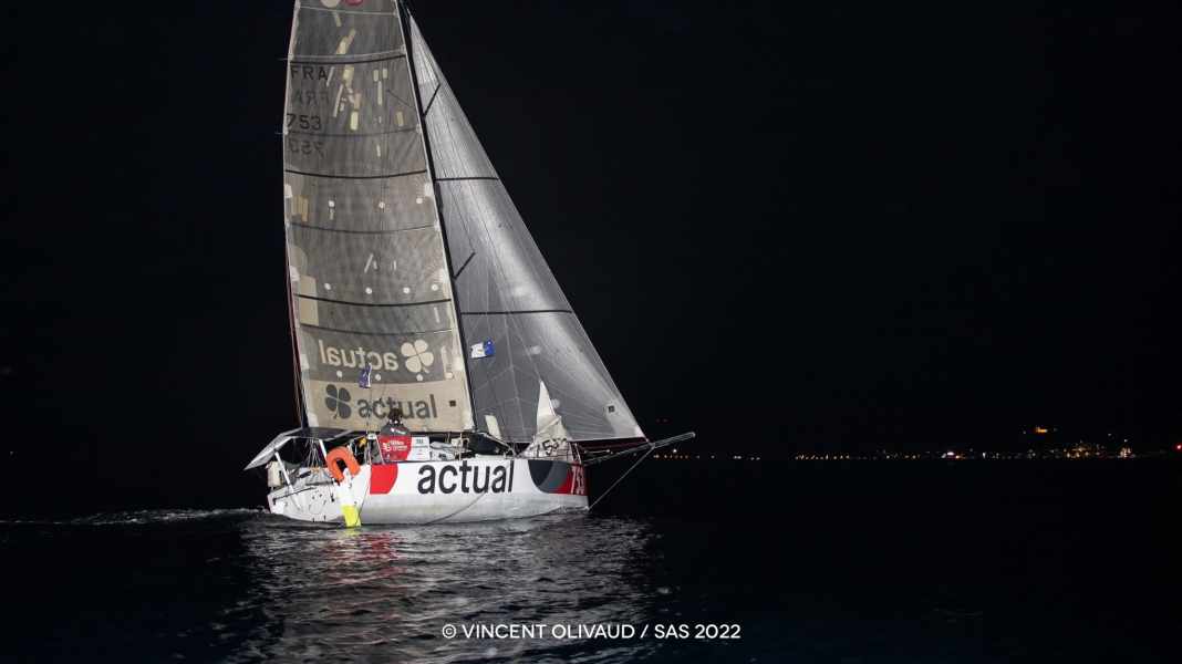Les Sables-Azores-Les Sables: Speed record in the Minis, stragglers in the doldrums