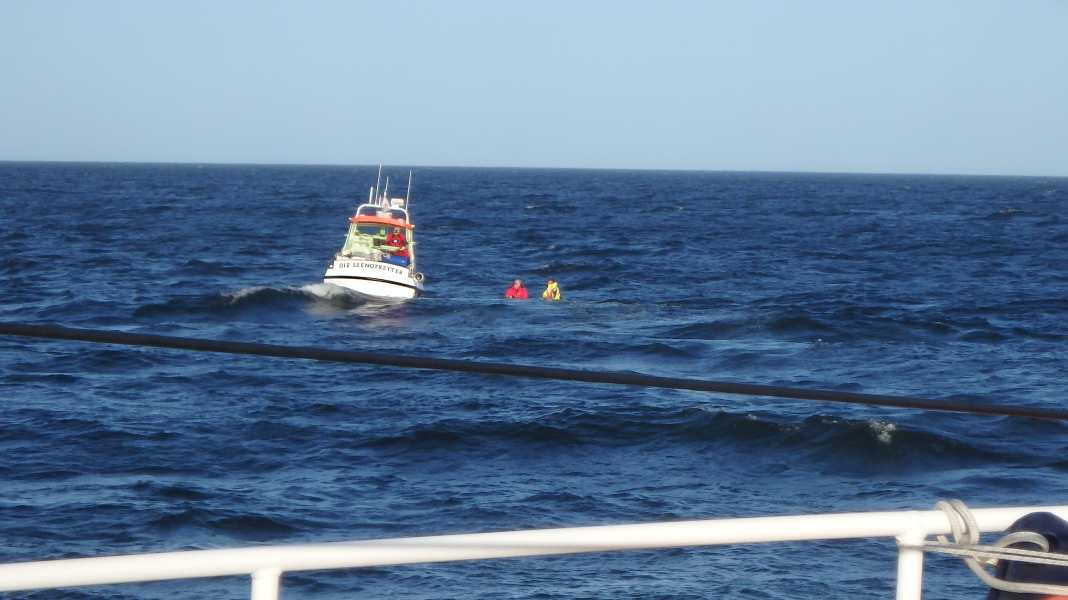 Santiano-Geiger: sollevato e rimorchiato lo yacht di Pete Sage