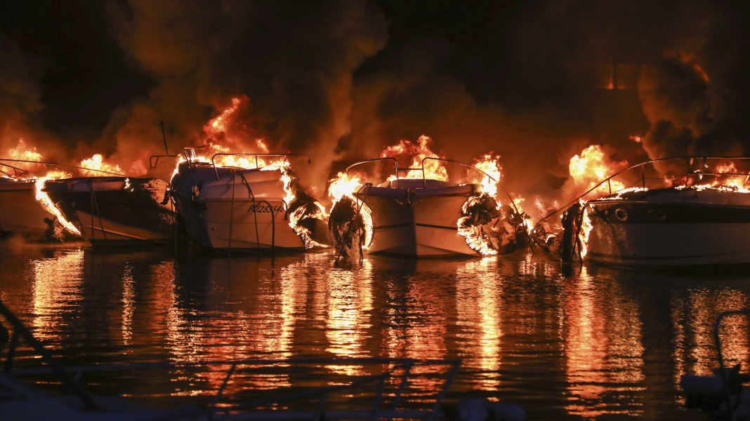 Croatia: Major fire destroys 22 yachts in Medulin harbour