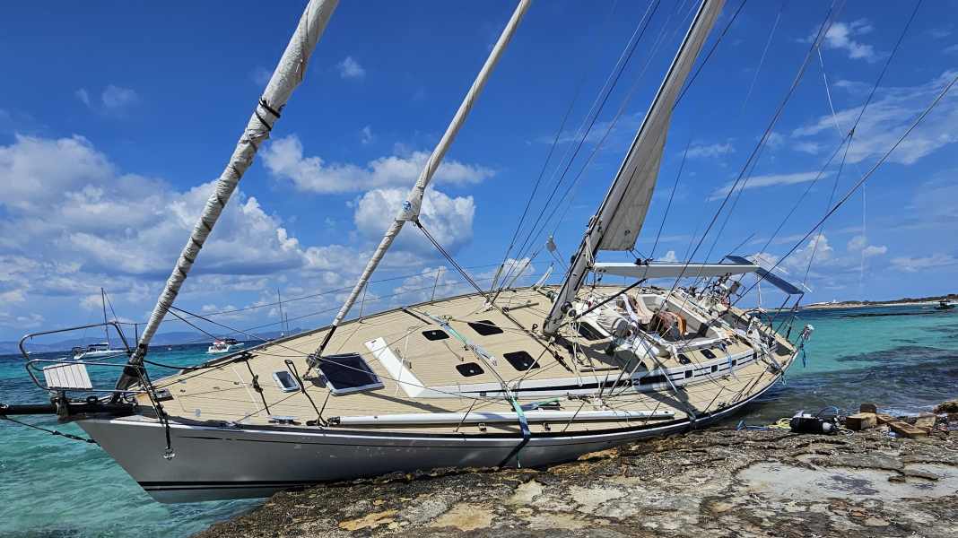 Formentera: So werden die Yachten nach dem Gewittersturm geborgen