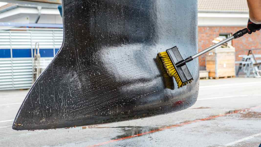 Fouling protection: Toxic-free antifouling alternatives