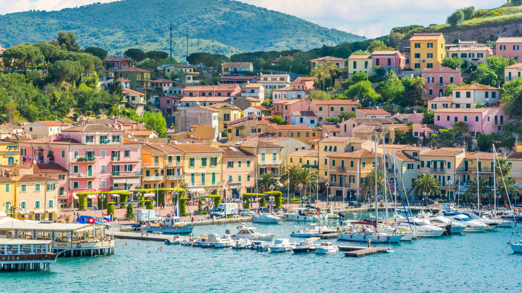 Destinations méditerranéennes de rêve : Porto Azzurro - le joyau bleu d'Elbe