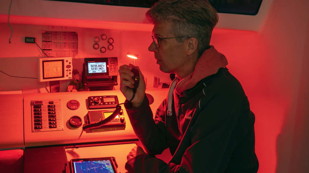 VHF à bord : la radiotéléphonie remplace le smartphone