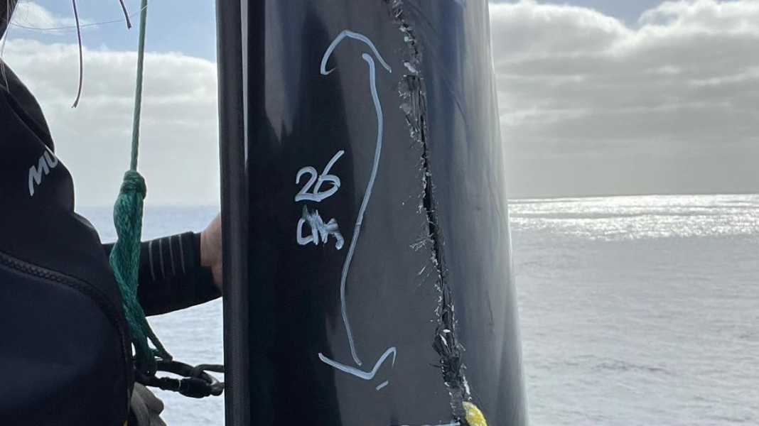 The Ocean Race: crepa nell'albero - Team Malizia progetta una riparazione in mare
