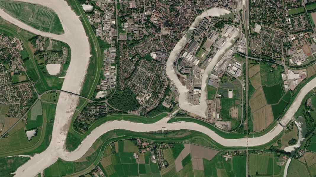 Ems: Seeschleuse Leer - für drei Tage vollständig gesperrt
